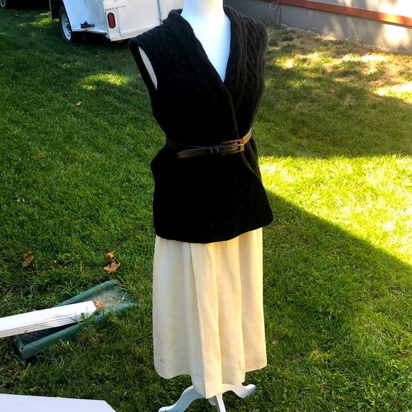 Jack Henry Sz 12 ivory Linen skirt, fully lined - Picture 3 of 8